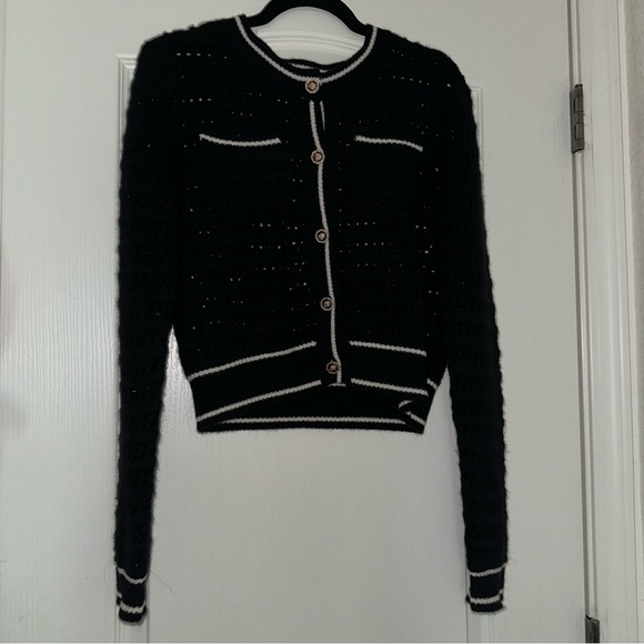 Fiorla 100% Cashmere Black Button-Up Knit Cardigan - Picture 5 of 11